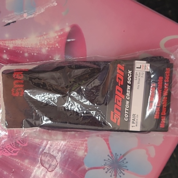 snap-on Other - Snap on crew socks